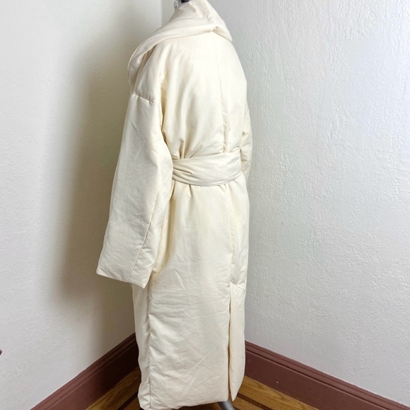 Totême Ivory Padded Belted Down-filled Puffer Coat - Picture 3 of 7
